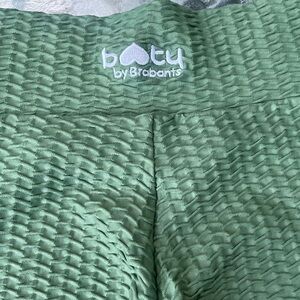 Booty by Brabants Cropped Green Leggings one size